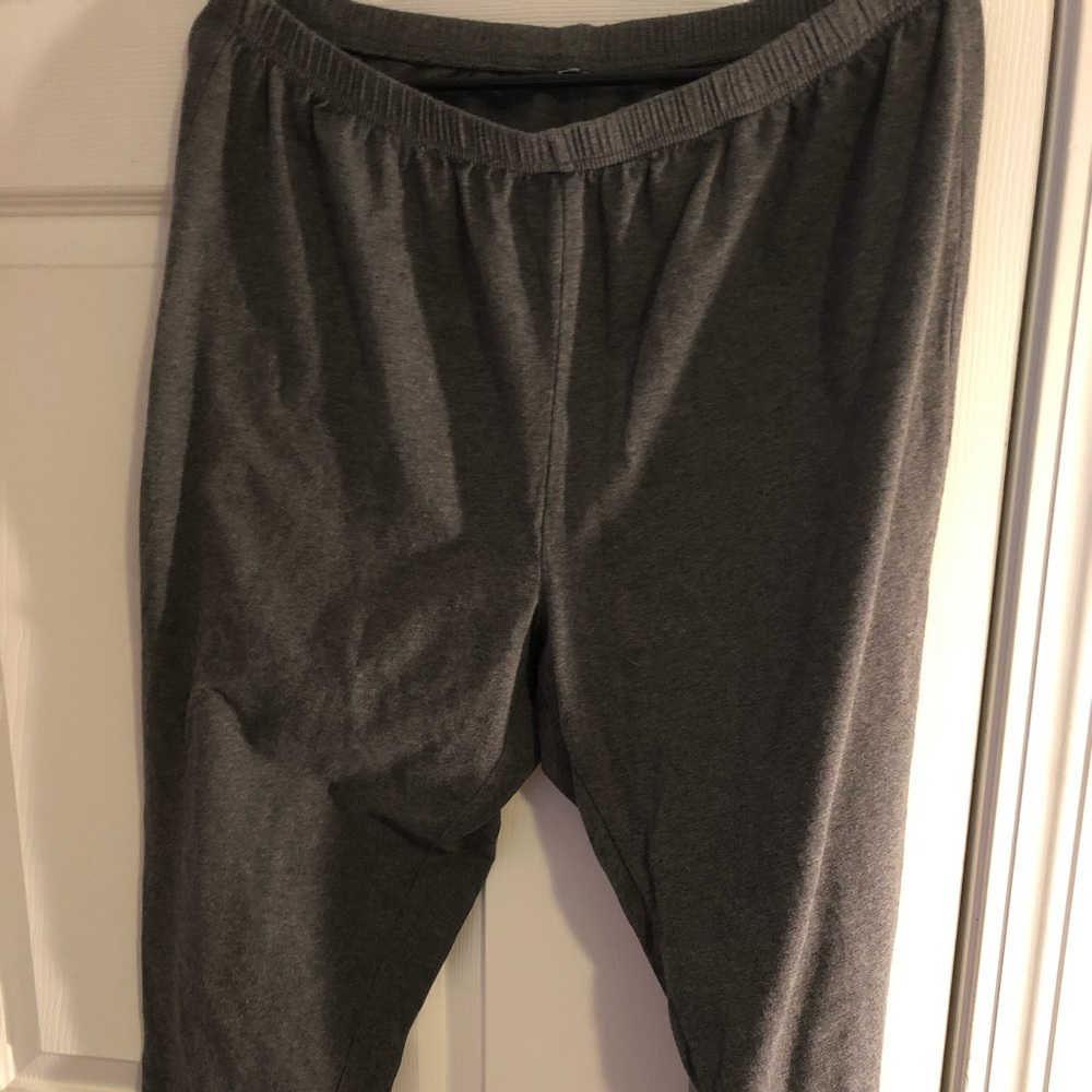 Grey Capri leggings